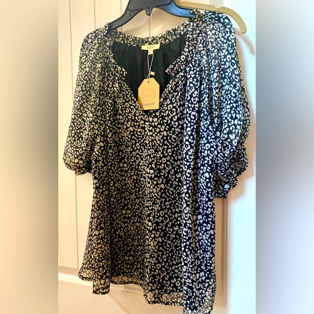 NWT Kori boutique brand patterned top